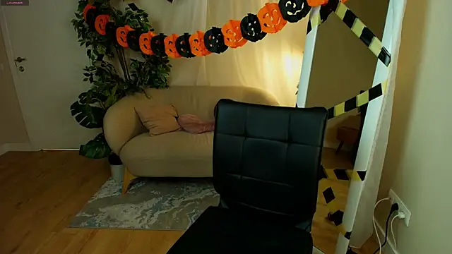 Snapshot of Mary_Lane_ chatting on 23, 10, 2025 Mary Lane online show from 23, 10, 2025