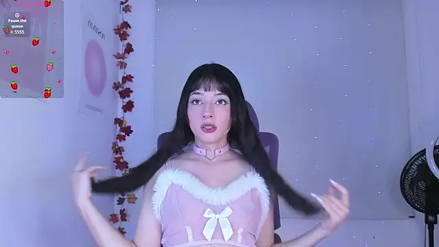 Snapshot of Cleogh_ chatting on 16, 11, 2025 Cleogh online show from 16, 11, 2025