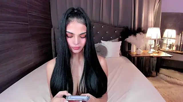 Snapshot of AdrianaMillers chatting on 2, 10, 2025 AdrianaMillers online show from 2, 10, 2025