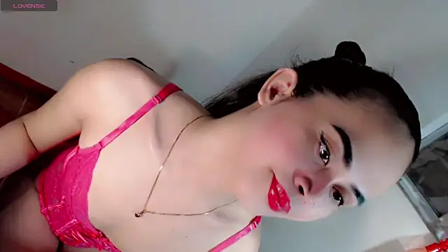 Snapshot of slutty_afina chatting on 17, 11, 2025 slutty afina online show from 17, 11, 2025