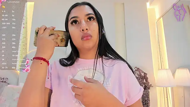 SalomeeBell online show from 16, 10, 2025