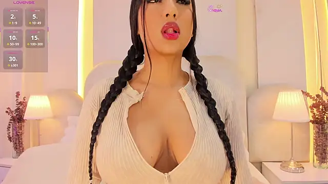 Snapshot of SalomeeBell chatting on 15, 5, 2026 SalomeeBell online show from 15, 5, 2026