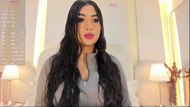 Snapshot of SalomeeBell chatting on 2, 6, 2026 SalomeeBell online show from 2, 6, 2026