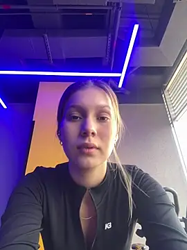 Nikii   online show from 9, 4, 2026