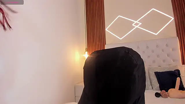 Miiaa jones online show from 18, 4, 2026