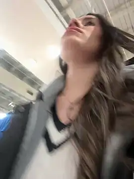 Isabella21  online show from 4, 2, 2026