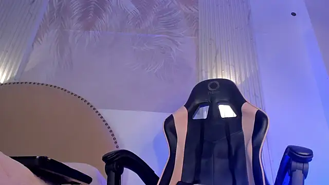 Snapshot of Melany__08 chatting on 12, 9, 2025 Melany 08 online show from 12, 9, 2025