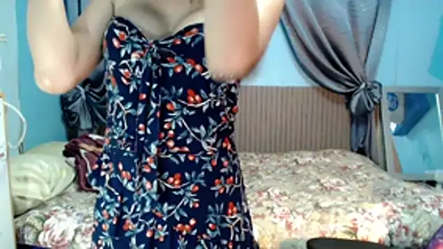 SelenaCinder online show from 4, 12, 2025