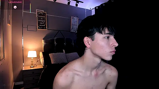 Snapshot of Christopher_77 chatting on 13, 9, 2025 Christopher 77 online show from 13, 9, 2025