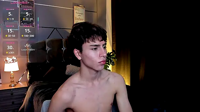 Snapshot of Christopher_77 chatting on 3, 10, 2025 Christopher 77 online show from 3, 10, 2025