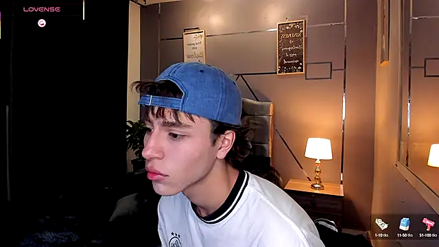 Snapshot of Christopher_77 chatting on 8, 10, 2025 Christopher 77 online show from 8, 10, 2025