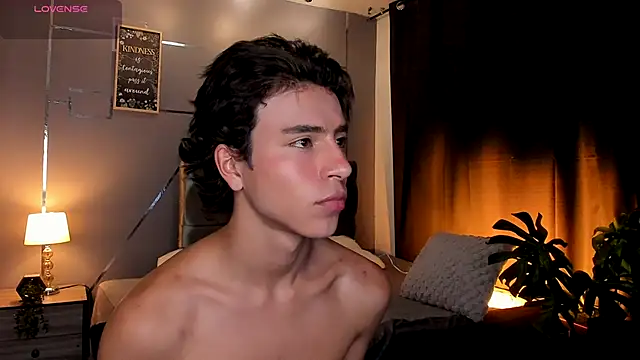 Snapshot of Christopher_77 chatting on 18, 11, 2025 Christopher 77 online show from 18, 11, 2025