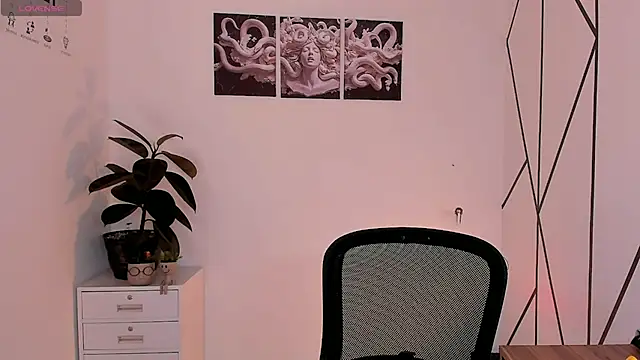 Snapshot of Christopher_77 chatting on 15, 12, 2025 Christopher 77 online show from 15, 12, 2025