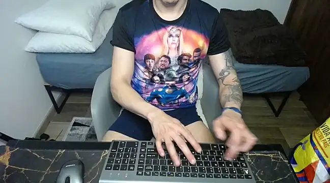 Snapshot of bossking017 chatting on 7, 2, 2025 bossking017 online show from 7, 2, 2025