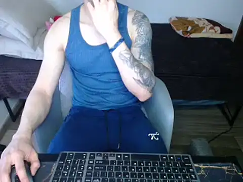 Snapshot of bossking017 chatting on 8, 3, 2025 bossking017 online show from 8, 3, 2025