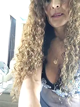 Snapshot of evasweett__ chatting on 23, 4, 2026 evasweett online show from 23, 4, 2026