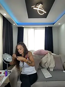 Snapshot of evasweett__ chatting on 12, 5, 2026 evasweett online show from 12, 5, 2026