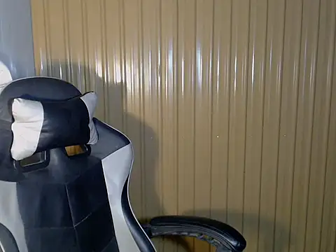 Snapshot of urcurlydiva chatting on 12, 4, 2026 urcurlydiva online show from 12, 4, 2026