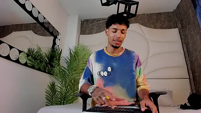 Thiagoferreti online show from 16, 10, 2025