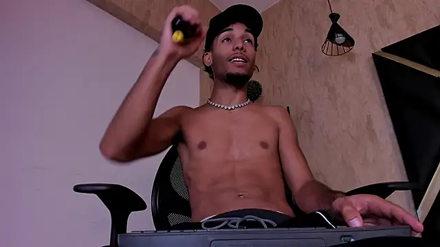 Thiagoferreti online show from 18, 10, 2025