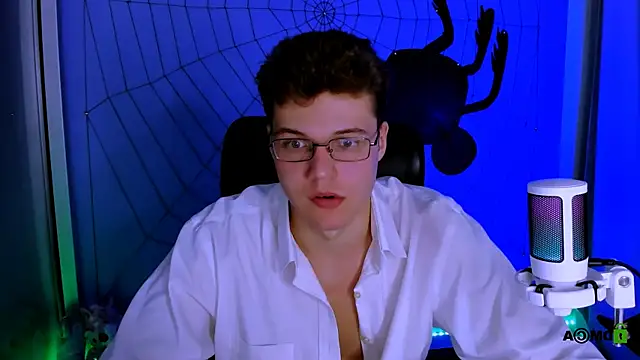 lucas long  online show from 23, 10, 2025