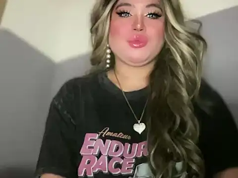 Snapshot of Naughtyrosecum chatting on 16, 10, 2025 Naughtyrosecum online show from 16, 10, 2025