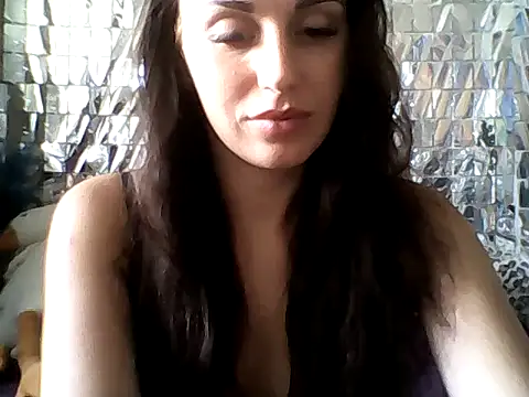 Qinini online show from 15, 9, 2025