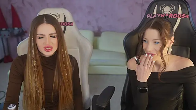 Snapshot of Selena_Glow chatting on 6, 2, 2026 Selena Glow online show from 6, 2, 2026