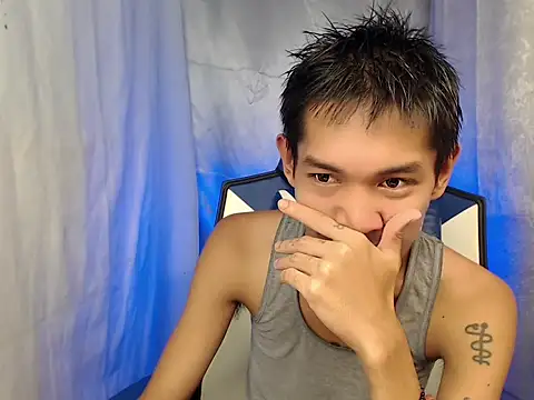 Snapshot of riks_tyler chatting on 17, 5, 2026 riks tyler online show from 17, 5, 2026