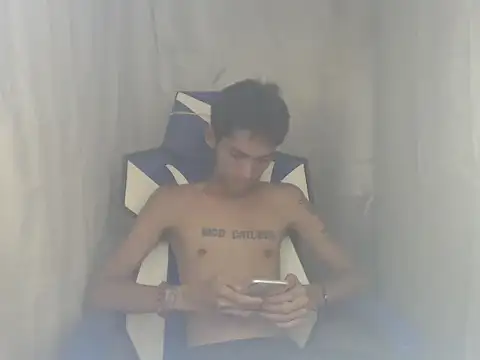 Snapshot of riks_tyler chatting on 24, 5, 2026 riks tyler online show from 24, 5, 2026