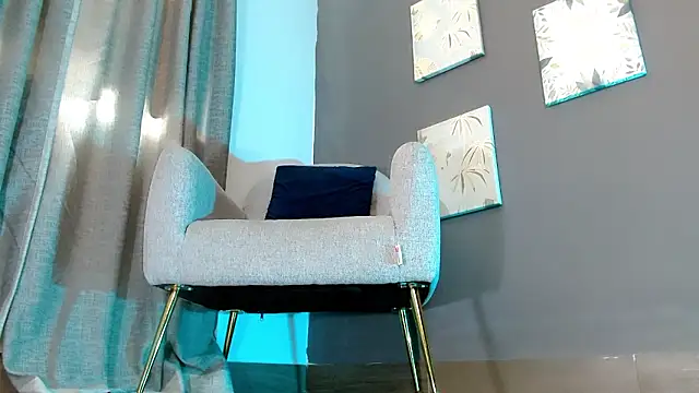 Snapshot of emily_ox0 chatting on 7, 2, 2026 emily ox0 online show from 7, 2, 2026