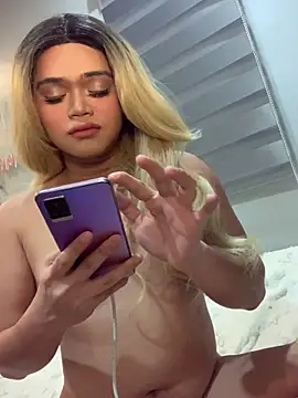 Snapshot of VictoriaL0ve chatting on 4, 12, 2025 VictoriaL0ve online show from 4, 12, 2025