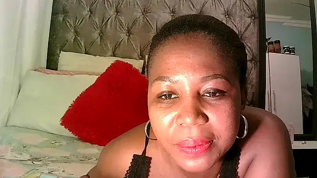 Pookie1990 online show from 25, 10, 2025