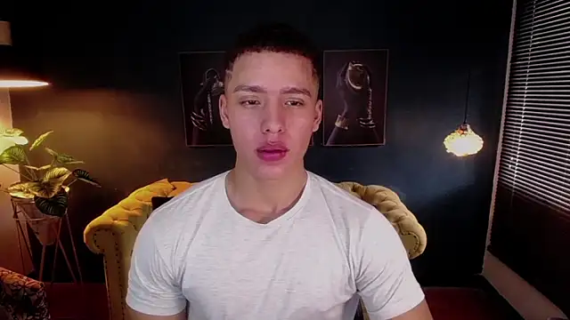 Snapshot of deivid_parker chatting on 27, 10, 2025 deivid parker online show from 27, 10, 2025