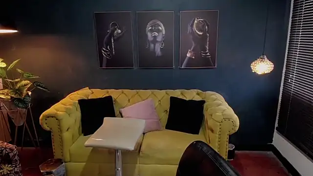 Snapshot of deivid_parker chatting on 28, 10, 2025 deivid parker online show from 28, 10, 2025