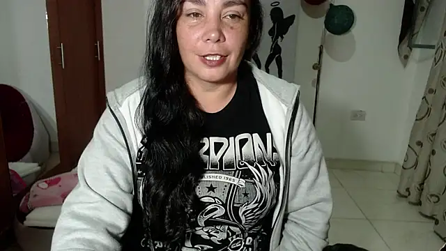 Vivian milf paint online show from 23, 9, 2025