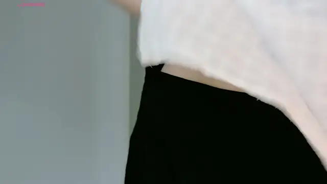 Snapshot of Ryeon_99 chatting on 4, 5, 2026 Ryeon 99 online show from 4, 5, 2026