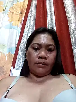 Snapshot of sexybitch_02 chatting on 28, 11, 2025 sexybitch 02 online show from 28, 11, 2025