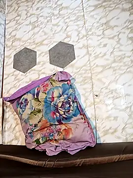 Snapshot of youryummybaby chatting on 18, 9, 2025 youryummybaby online show from 18, 9, 2025