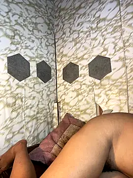 Snapshot of youryummybaby chatting on 18, 10, 2025 youryummybaby online show from 18, 10, 2025