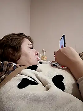 Snapshot of Roxanna_Sonia chatting on 9, 3, 2026 Roxanna Sonia online show from 9, 3, 2026