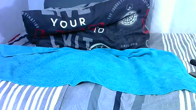 shy-lillyX22 online show from 20, 10, 2025