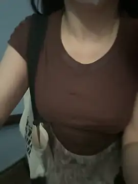 Snapshot of Meii-meyy chatting on 5, 10, 2025 Meii-meyy online show from 5, 10, 2025