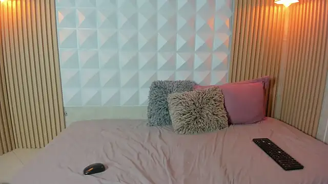 Antonella00  online show from 15, 11, 2025