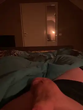 dutch girl lover online show from 15, 4, 2026