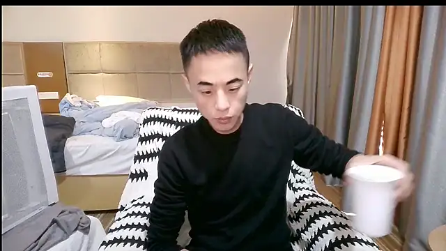 Snapshot of Tsia-Die chatting on 14, 12, 2025 Tsia-Die online show from 14, 12, 2025