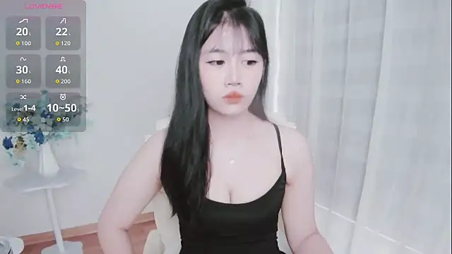 Snapshot of -Rose-Lucky- chatting on 8, 10, 2025 -Rose-Lucky- online show from 8, 10, 2025