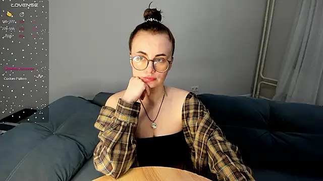 Snapshot of MewStella chatting on 7, 3, 2026 MewStella online show from 7, 3, 2026