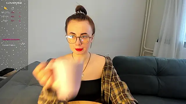 Snapshot of MewStella chatting on 8, 3, 2026 MewStella online show from 8, 3, 2026