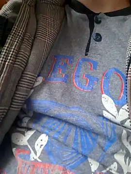 Snapshot of hugecock4u1990 chatting on 10, 11, 2025 hugecock4u1990 online show from 10, 11, 2025